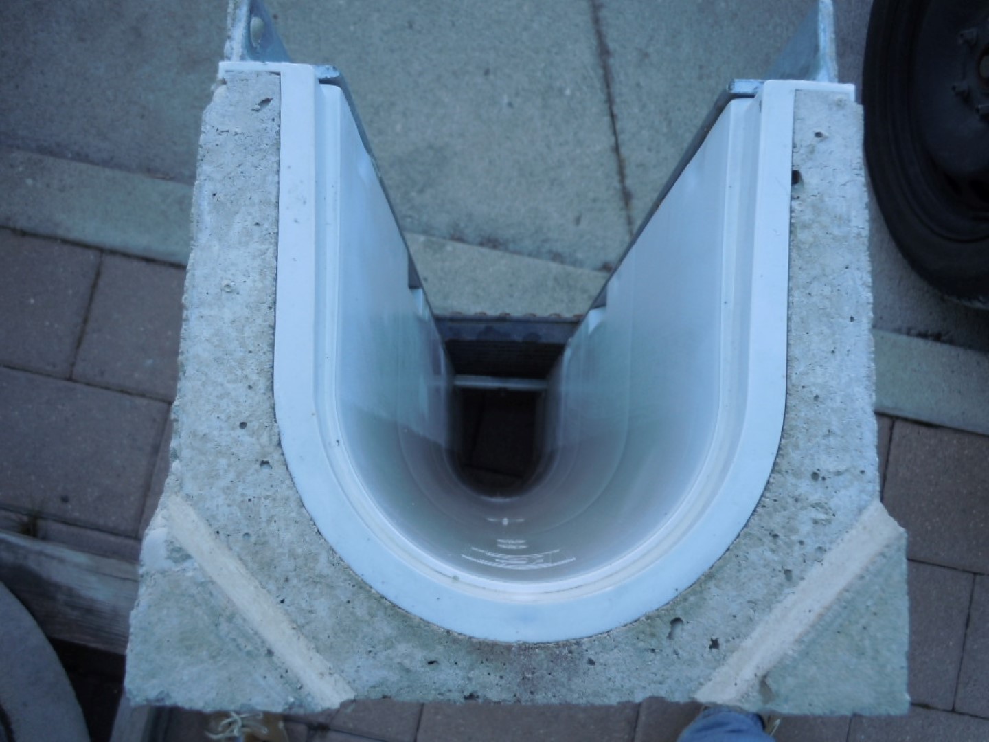 C250 o D400 - Canali grigliati con rivestimento interno in polipropilene - drenaggio-superficiale-delle-acque 003 - C250 o D400 - Canali grigliati con rivestimento interno in polipropilene drenaggio-superficiale-delle-acque