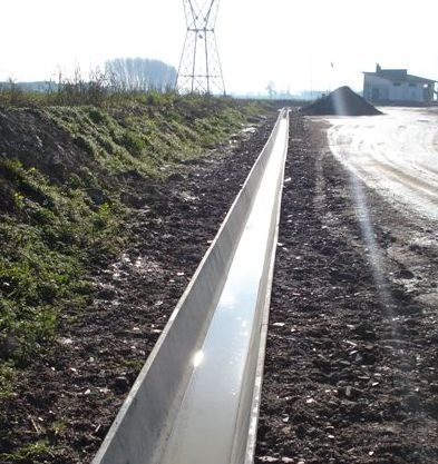 Canaletta di drenaggio in calcestruzzo Canaletta di drenaggio in calcestruzzo